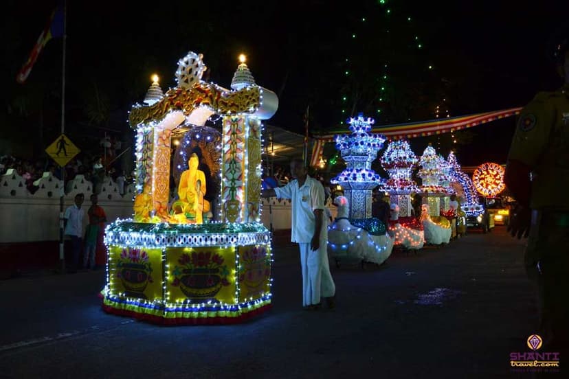 the-vesak-festival-colombo-enchanting-buddhist-celebration.htm
